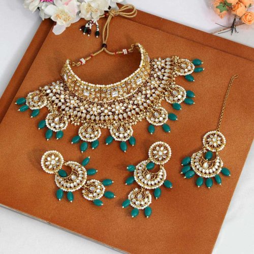 Green Color Kundan Necklace Set