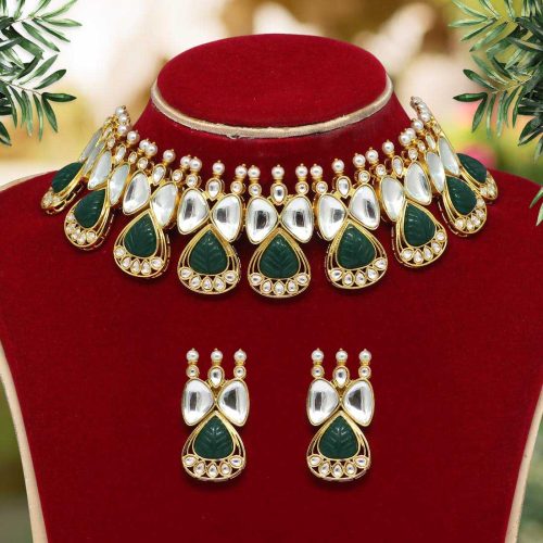 Green Color Kundan Necklace With Earrings