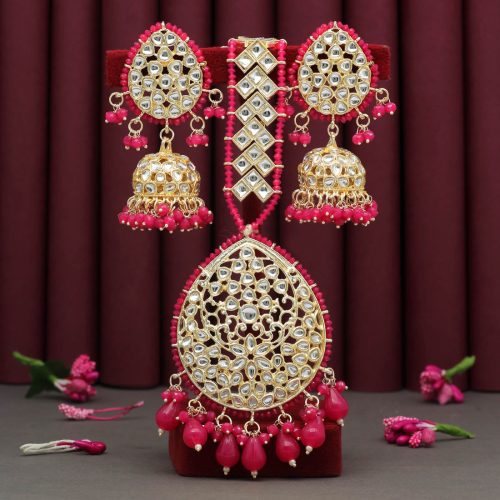 Rani Color Kundan Earrings With Maang Tikka