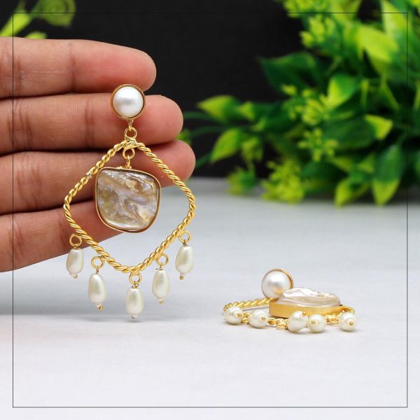 White Color Amrapali Earrings-0