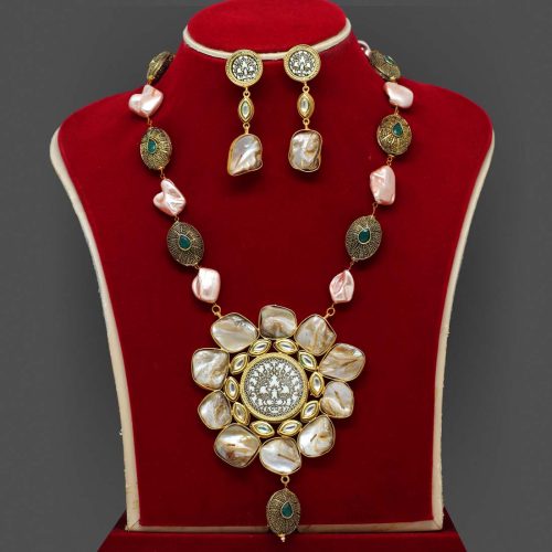 White Color Amrapali Necklace Set