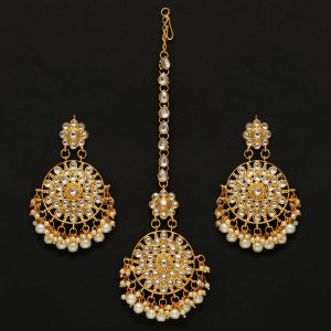 White Color Kundan Earrings With Maang Tikka-0