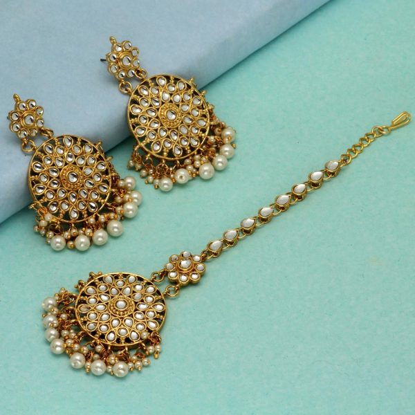 White Color Kundan Earrings With Maang Tikka-14818