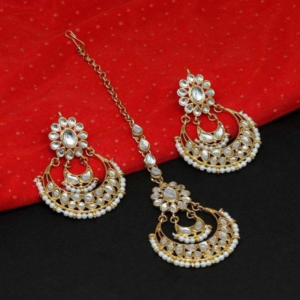 White Color Kundan Earrings With Maang Tikka-0