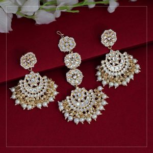 White Color Kundan Earrings With Maang Tikka-0