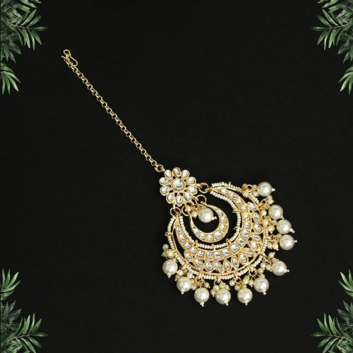 White Color Kundan Maang Tikka